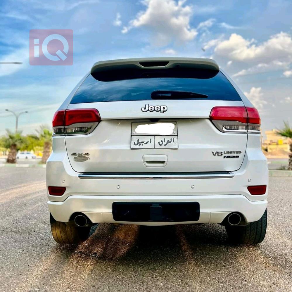 جیپ گراند شیرۆکی